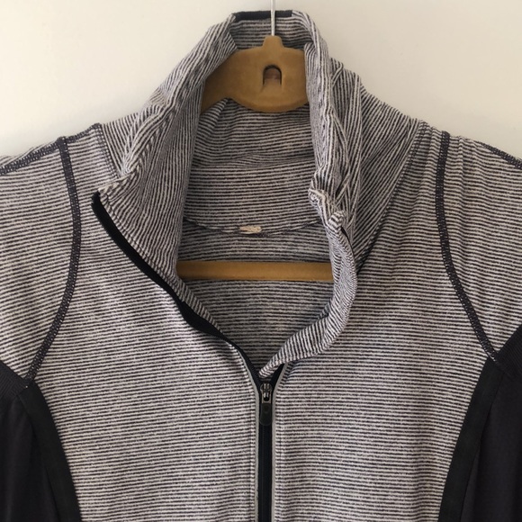 LULULEMON Running Jacket - Picture 2 of 3